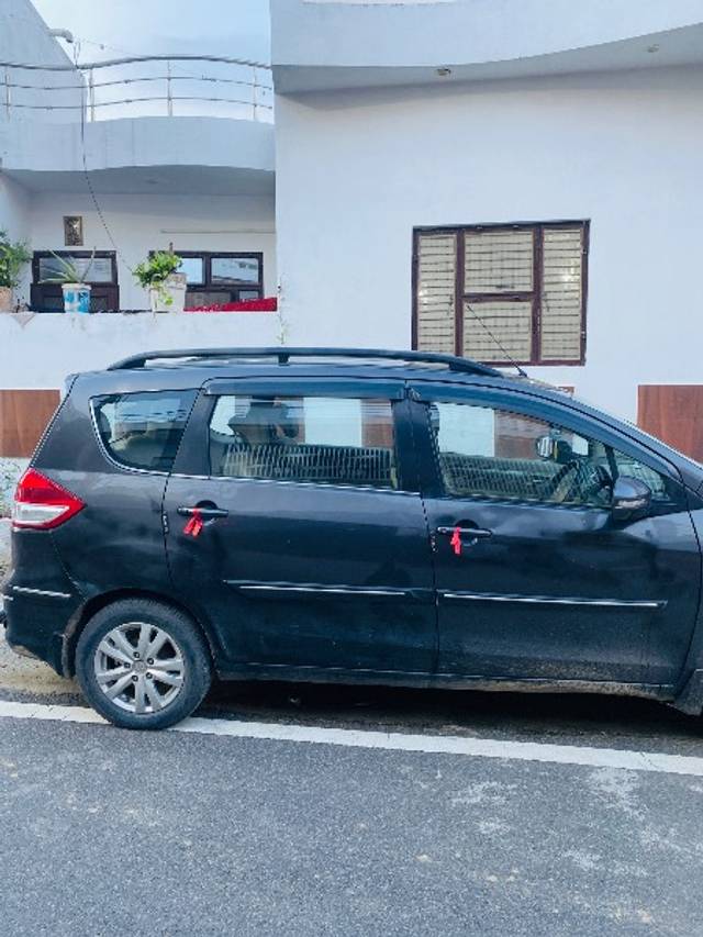 https://images10.gaadi.com/usedgaadi-sellcar/UsedCar/g551c292a/7c3912b5-cd54-4e1d-9e97-ced40db08ee3.jpeg?imwidth=6401