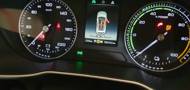 https://images10.gaadi.com/usedgaadi-sellcar/UsedCar/g554204aa/d8c7dcda-d718-4221-a508-ce42db3c9c4d.jpeg?imwidth=6401