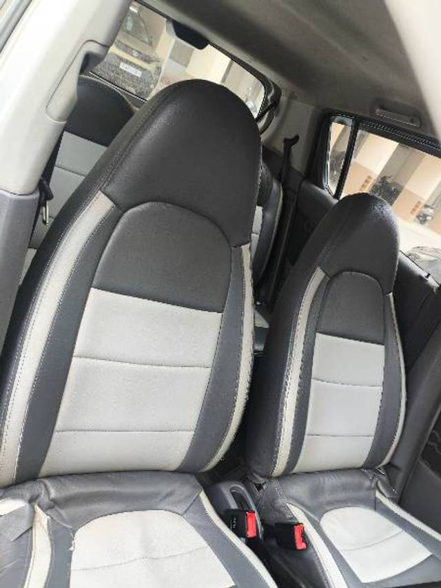 https://images10.gaadi.com/usedgaadi-sellcar/UsedCar/g55467a4a/1121db18-a665-4a4f-bc0d-0d814f219b8f.jpg?imwidth=6402