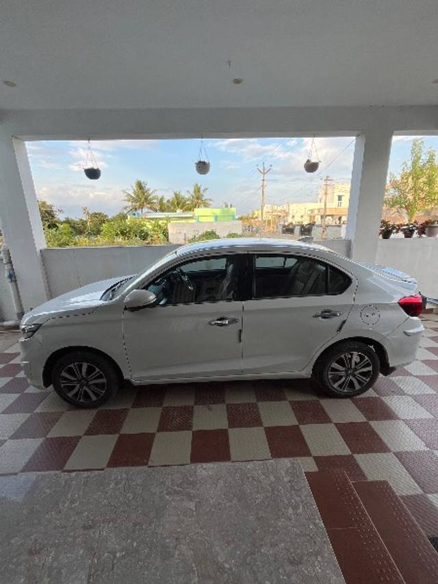 https://images10.gaadi.com/usedgaadi-sellcar/UsedCar/g5596681a/7bc58d1c-97b1-4f9c-882c-81e79d8ec261.jpg?imwidth=6402