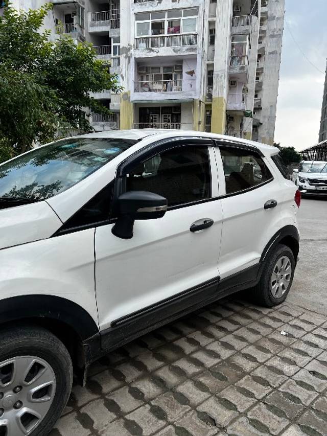 https://images10.gaadi.com/usedgaadi-sellcar/UsedCar/g55dd93ea/36a01ae1-08c6-466f-92b9-28bdf55d17d4.jpeg?imwidth=6400