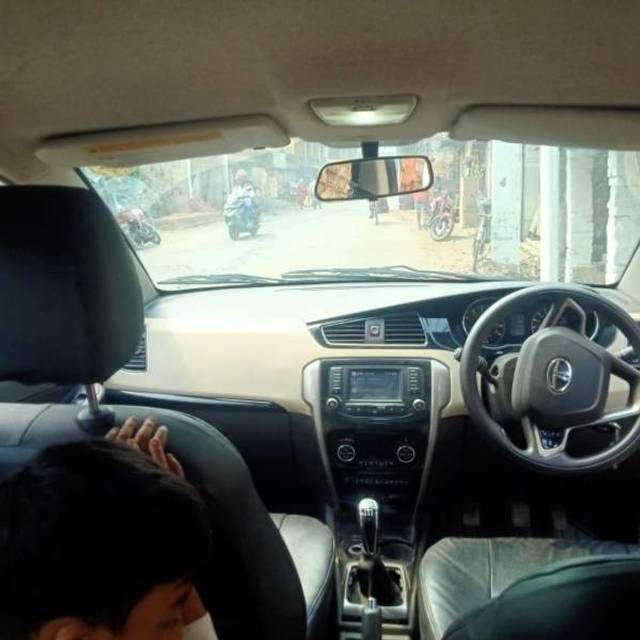 https://images10.gaadi.com/usedgaadi-sellcar/UsedCar/g5612cf6a/f50fa3a3-bf47-4fda-8c69-b82a7040eb32.jpeg?imwidth=6401