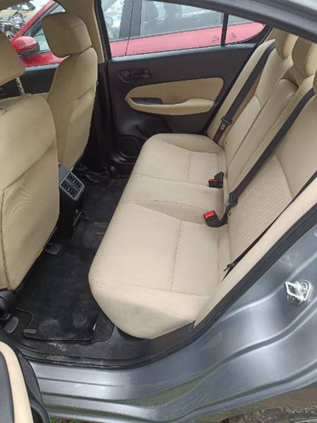 https://images10.gaadi.com/usedgaadi-sellcar/UsedCar/g561c50ba/126229ba-4f80-43cb-8697-67aa3cc0853a.jpg?imwidth=6401