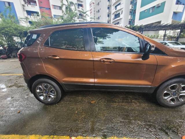 https://images10.gaadi.com/usedgaadi-sellcar/UsedCar/g561dd21a/49cfd511-a2cd-4e03-9fab-c0b93cec4466.jpg?imwidth=6401