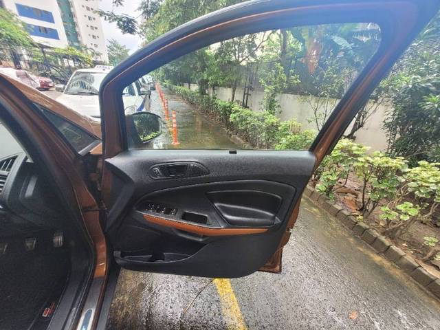 https://images10.gaadi.com/usedgaadi-sellcar/UsedCar/g561dd21a/7a8dcea1-b333-4819-b660-186a999d8031.jpg?imwidth=6402