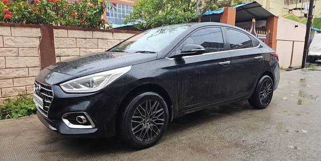 https://images10.gaadi.com/usedgaadi-sellcar/UsedCar/g5622311a/4cdff3ff-77c8-472e-aaf6-46996d57960f.jpg?imwidth=6400