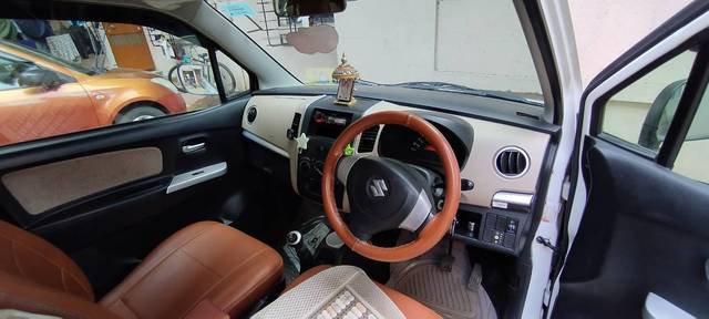 https://images10.gaadi.com/usedgaadi-sellcar/UsedCar/g5640bdda/1fa57b10-735e-4010-8cf4-edb94968dafa.jpg?imwidth=6402