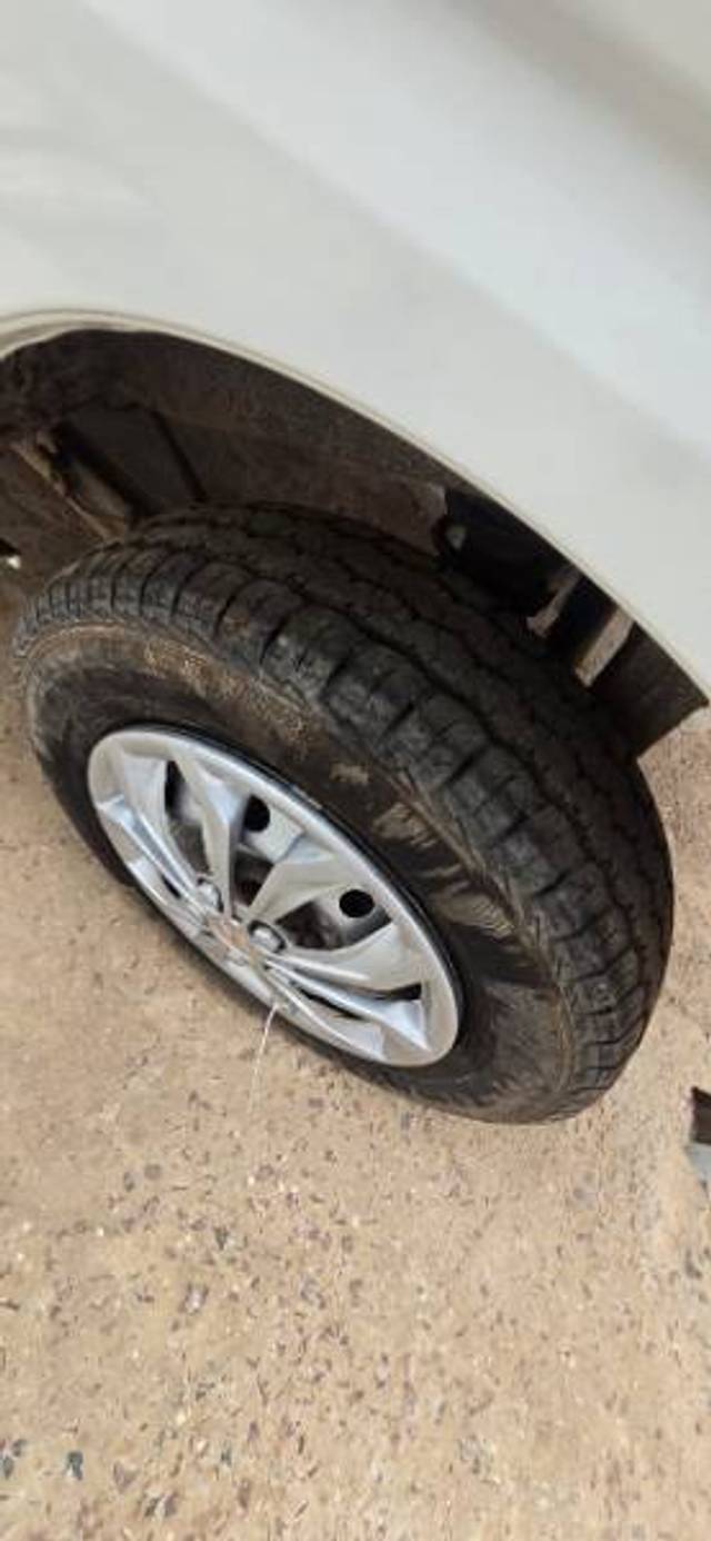 https://images10.gaadi.com/usedgaadi-sellcar/UsedCar/g565e5d9a/82d20e52-ef3a-4266-b47c-dfe1edbe733c.jpg?imwidth=6402