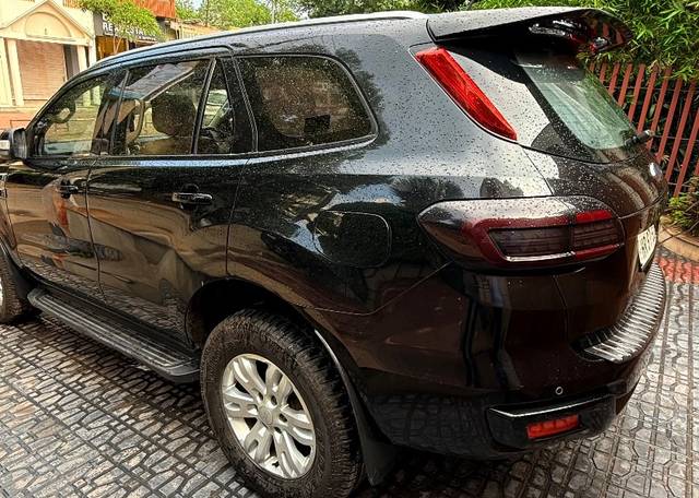 https://images10.gaadi.com/usedgaadi-sellcar/UsedCar/g5666a30a/07e271c4-1c79-459c-834f-b82916c7bf8b.jpeg?imwidth=6402