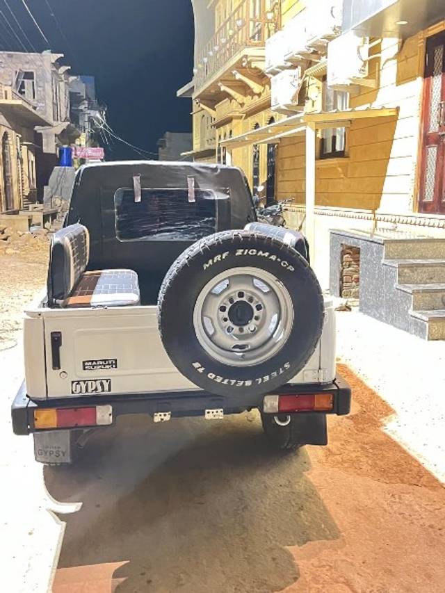 https://images10.gaadi.com/usedgaadi-sellcar/UsedCar/g5687be2a/e23505f0-701b-424e-b1ae-8b550876291d.jpeg?imwidth=6401