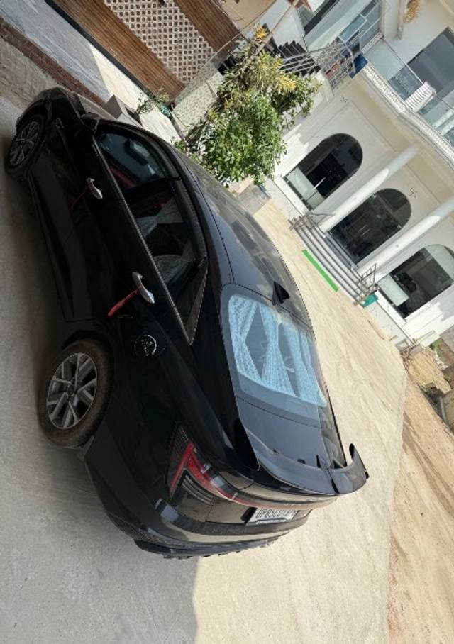 https://images10.gaadi.com/usedgaadi-sellcar/UsedCar/g5698312a/2230103c-3acf-4c74-92e7-44d995d662a6.jpeg?imwidth=6401
