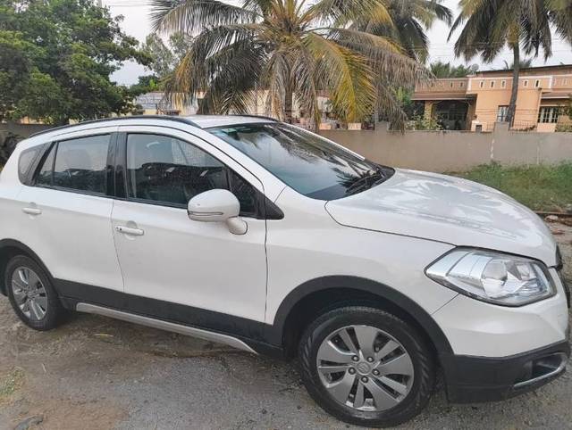 https://images10.gaadi.com/usedgaadi-sellcar/UsedCar/g569e0f2a/d0fa09f3-2df7-4922-92c4-4672ee591329.jpeg?imwidth=6400