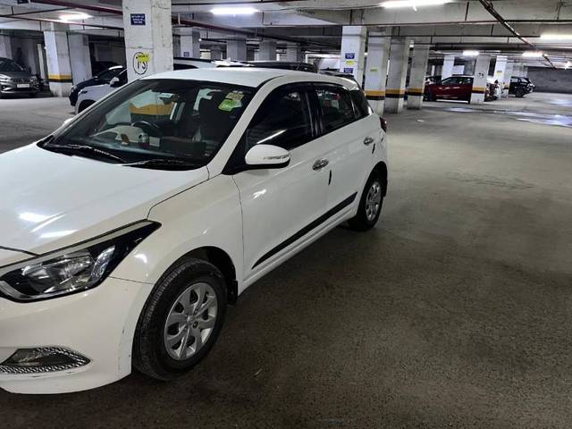 https://images10.gaadi.com/usedgaadi-sellcar/UsedCar/g56a7764a/6e4eb31c-b5d0-4d02-959d-a81ddb43f675.jpg?imwidth=6400