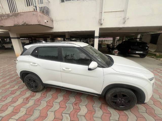 https://images10.gaadi.com/usedgaadi-sellcar/UsedCar/g56b28fea/e66ed135-c30f-4f57-b4fb-3b30ab70026f.jpg?imwidth=6401