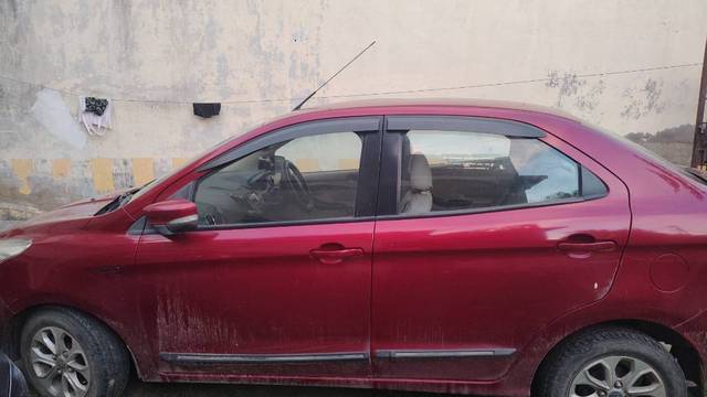 https://images10.gaadi.com/usedgaadi-sellcar/UsedCar/g56b31e9a/76942899-fb88-4974-9edd-74e7983d1f9b.jpeg?imwidth=6402