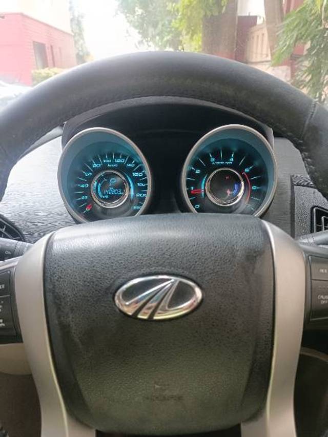 https://images10.gaadi.com/usedgaadi-sellcar/UsedCar/g56b8e5ba/28090c8d-0c02-4960-98e7-80f4487f143f.jpg?imwidth=6402