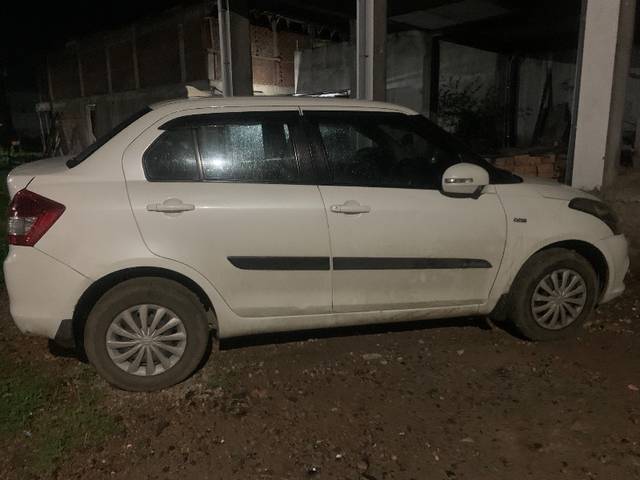 https://images10.gaadi.com/usedgaadi-sellcar/UsedCar/g5705a4aa/a4797e18-1086-42e7-bd82-a4b262de7df7.jpg?imwidth=6400