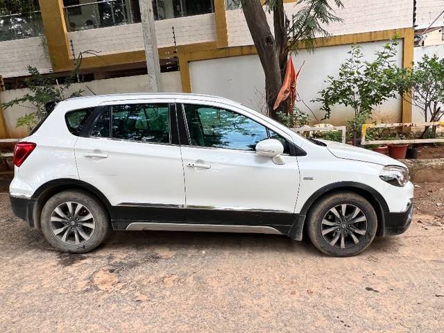 https://images10.gaadi.com/usedgaadi-sellcar/UsedCar/g570f418a/2b7da28a-f11c-4294-b9fa-4b9c7e605385.jpeg?imwidth=6401