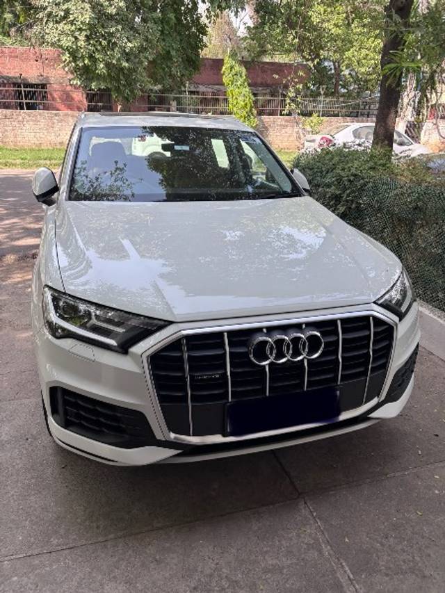 https://images10.gaadi.com/usedgaadi-sellcar/UsedCar/g571cc87a/ba1231d8-0c3b-4743-96f5-1dafffcae2c8.jpg?imwidth=6400