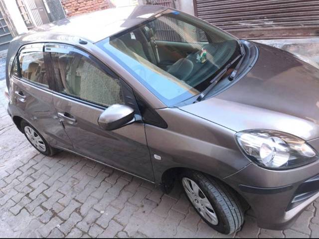 https://images10.gaadi.com/usedgaadi-sellcar/UsedCar/g573df4aa/ccbd510f-fb23-4eee-b580-8932418ec48e.jpg?imwidth=6400