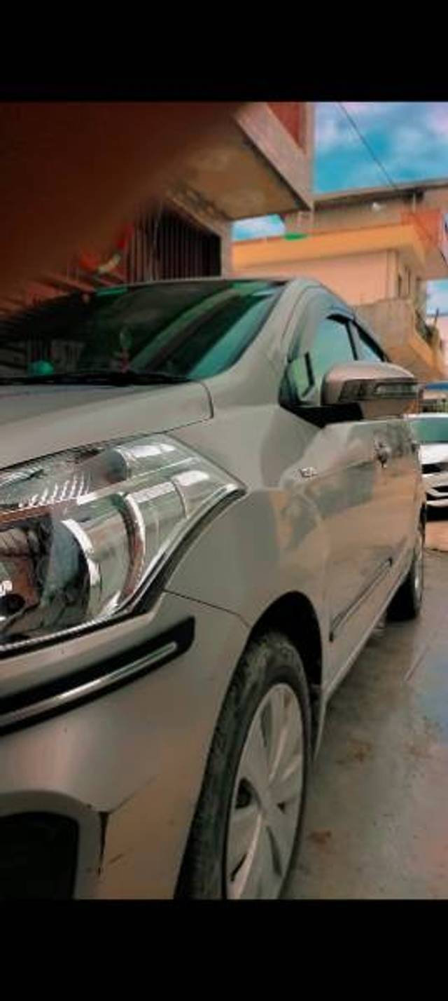 https://images10.gaadi.com/usedgaadi-sellcar/UsedCar/g5751886a/9916640e-9826-43e5-b867-f4c6801f52a5.jpg?imwidth=6401