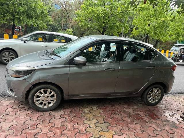 https://images10.gaadi.com/usedgaadi-sellcar/UsedCar/g578487aa/71b380b9-edb3-4933-930f-7f4b19c9696b.jpg?imwidth=6402