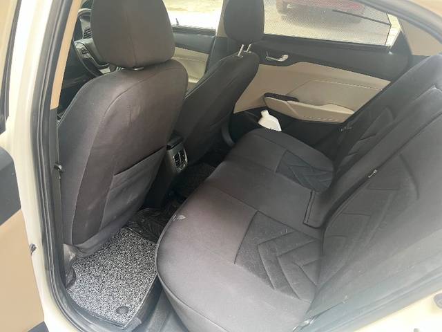 https://images10.gaadi.com/usedgaadi-sellcar/UsedCar/g57851caa/ad61450e-138c-4952-ad8f-4a677f760b71.jpeg?imwidth=6401