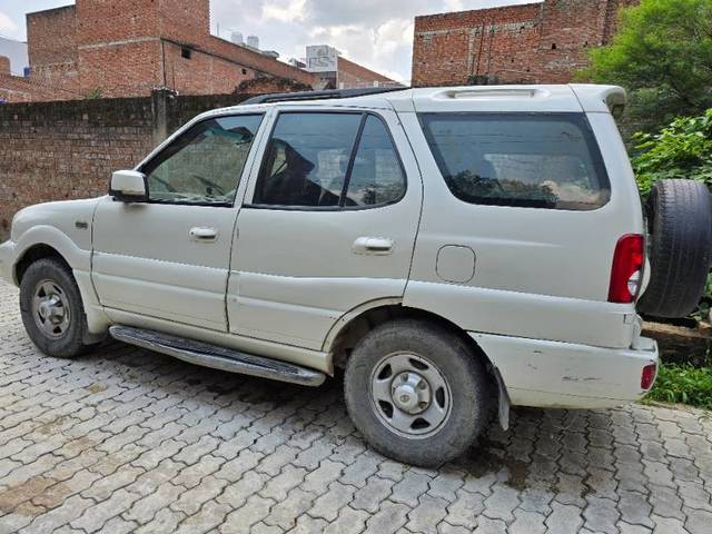 https://images10.gaadi.com/usedgaadi-sellcar/UsedCar/g5792143a/d882f00d-66c0-4bf4-a5ca-0462386ec168.jpg?imwidth=6402