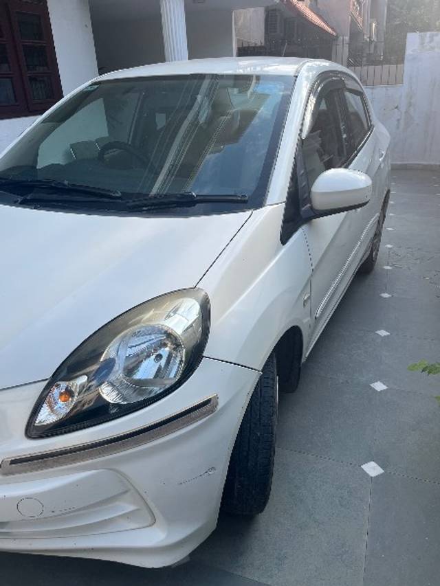 https://images10.gaadi.com/usedgaadi-sellcar/UsedCar/g579958ba/8b944825-e5e5-44a2-ac11-9cd287d855bf.jpeg?imwidth=6400