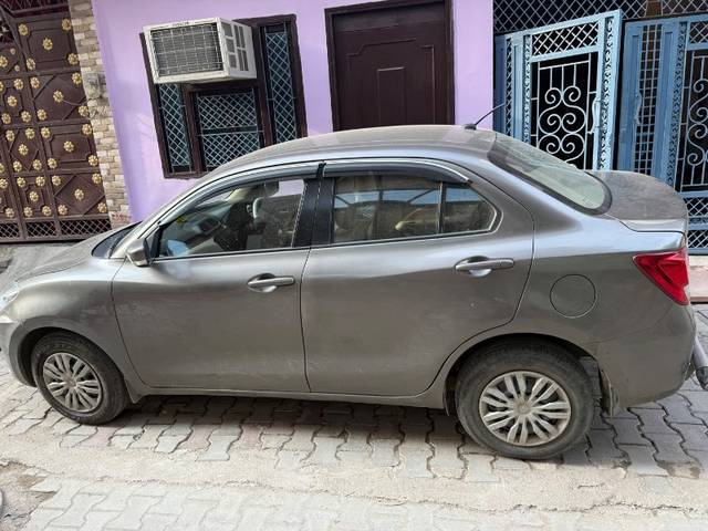 https://images10.gaadi.com/usedgaadi-sellcar/UsedCar/g57e1224a/a1b402b7-fb8a-42ac-8b32-1301b150a1ea.jpeg?imwidth=6402