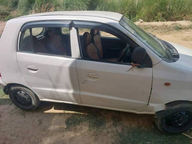 https://images10.gaadi.com/usedgaadi-sellcar/UsedCar/g5806504a/9747be4a-a3cd-48f7-b5ae-c5a3d97f5667.jpg?imwidth=6401