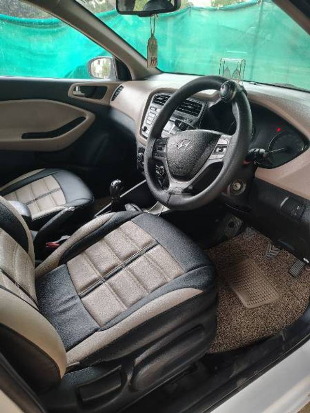 https://images10.gaadi.com/usedgaadi-sellcar/UsedCar/g5809d12a/8a2292da-5aa9-4680-a26a-f819465ce5e8.jpg?imwidth=6401
