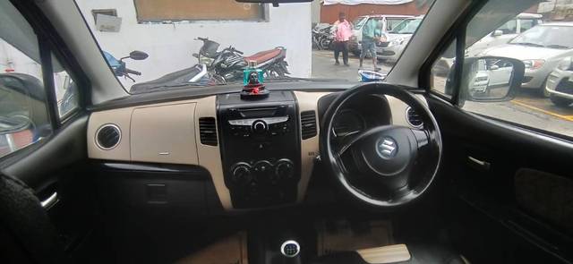 https://images10.gaadi.com/usedgaadi-sellcar/UsedCar/g582185ea/6cfbec21-ac8b-461c-96d5-b669b9f2fa1b.jpg?imwidth=6401