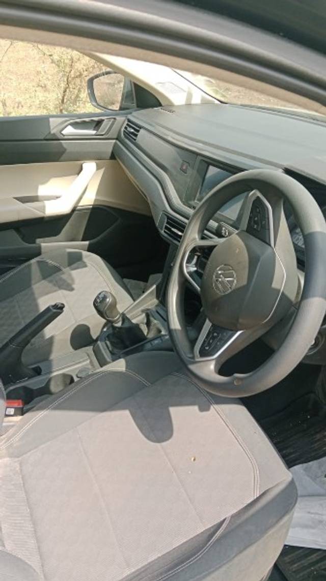 https://images10.gaadi.com/usedgaadi-sellcar/UsedCar/g582f19ea/3fb943cb-91fe-48bc-a5b9-89e01ccbeaf7.jpeg?imwidth=6401