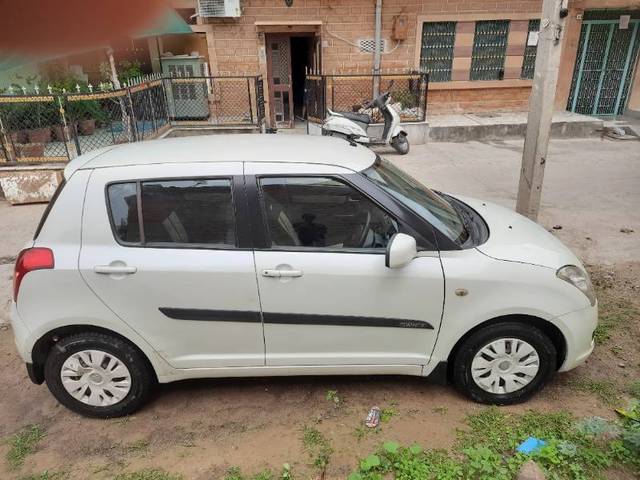 https://images10.gaadi.com/usedgaadi-sellcar/UsedCar/g584ce50a/6bfbae7d-ec02-4e60-a29f-c86ea16ab204.jpg?imwidth=6400
