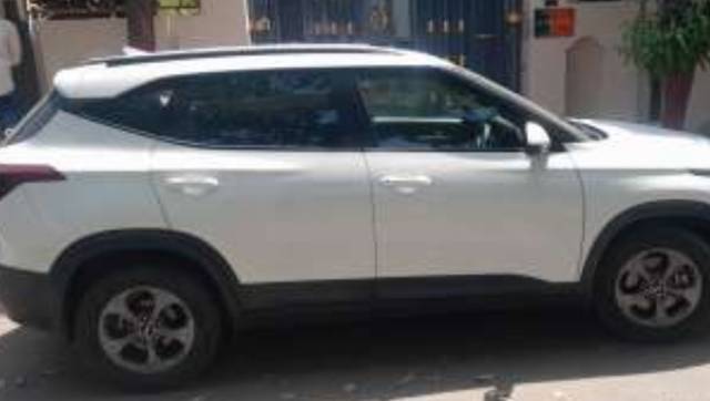 https://images10.gaadi.com/usedgaadi-sellcar/UsedCar/g5896028a/dd99da06-f528-498f-adee-1b2613fc9574.jpeg?imwidth=6402
