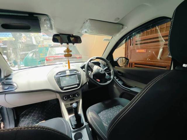 https://images10.gaadi.com/usedgaadi-sellcar/UsedCar/g58cbea0a/5b0df884-92a3-44e2-9ec2-e2e5dc8f0524.jpg?imwidth=6402