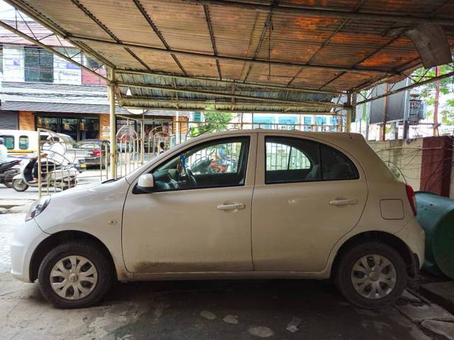 https://images10.gaadi.com/usedgaadi-sellcar/UsedCar/g58eb36ba/9f420933-677f-4cea-ad48-e00a3ec79941.jpg?imwidth=6402