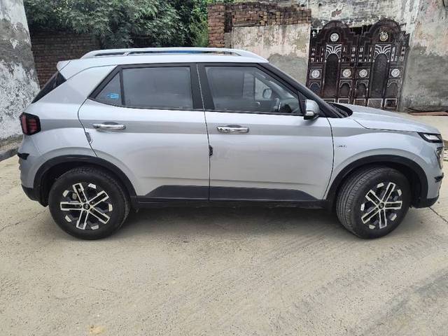 https://images10.gaadi.com/usedgaadi-sellcar/UsedCar/g5903112a/81362dc7-fbff-4eff-bdb9-76e23c60afff.jpg?imwidth=6401