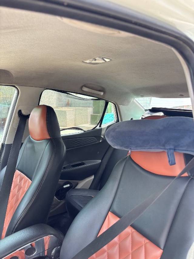 https://images10.gaadi.com/usedgaadi-sellcar/UsedCar/g5910d1da/8d8d883c-9bbf-4d4e-9bc2-0d7d702d8805.jpeg?imwidth=6402
