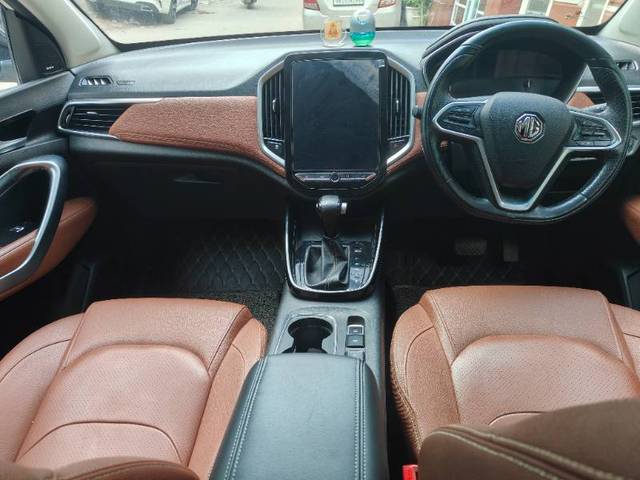 https://images10.gaadi.com/usedgaadi-sellcar/UsedCar/g5915351a/99f01f3a-f9f3-4d55-9df8-0dcf99494884.jpg?imwidth=6402