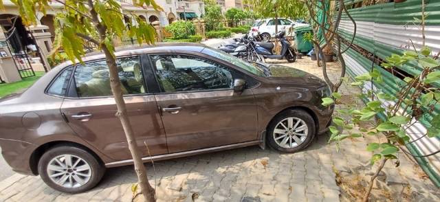 https://images10.gaadi.com/usedgaadi-sellcar/UsedCar/g5920b88a/f87564ee-3825-497e-a4a7-b8c2883f2d86.jpeg?imwidth=6401