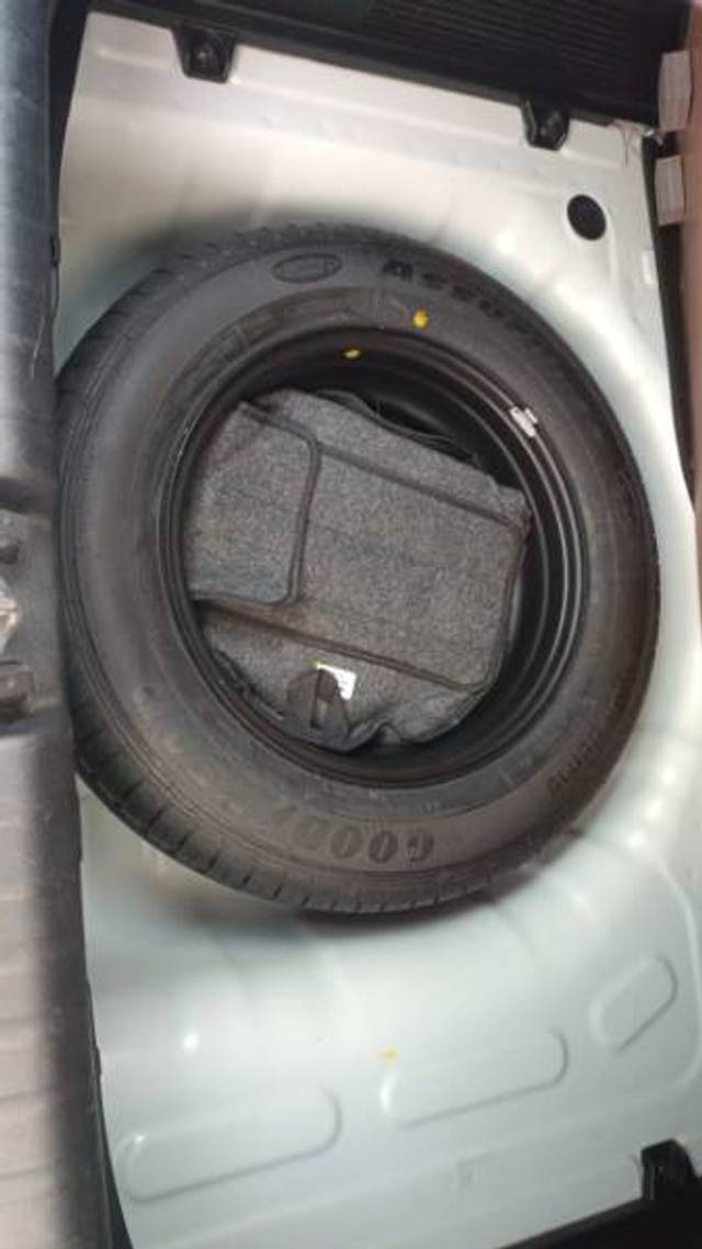 https://images10.gaadi.com/usedgaadi-sellcar/UsedCar/g592586aa/a4b91a6c-046e-4495-abd0-5fb82a23786c.jpg?imwidth=6402
