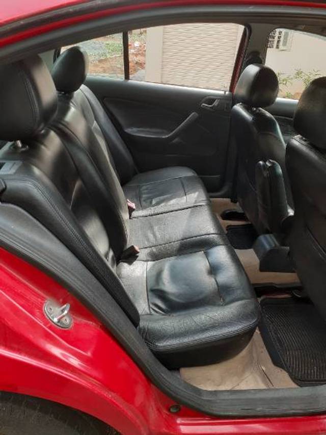 https://images10.gaadi.com/usedgaadi-sellcar/UsedCar/g593e631a/b0a2b23f-e16a-4467-adef-60f7a9d8c927.jpg?imwidth=6402