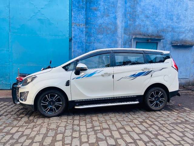 https://images10.gaadi.com/usedgaadi-sellcar/UsedCar/g5970eb1a/c81e28c1-1c15-4445-8429-5275dc43a89d.jpg?imwidth=6400