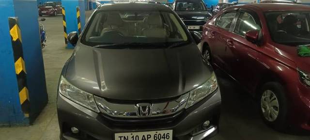 https://images10.gaadi.com/usedgaadi-sellcar/UsedCar/g5978364a/1983e117-2ea1-4bf6-8687-b18864168c05.jpg?imwidth=6402