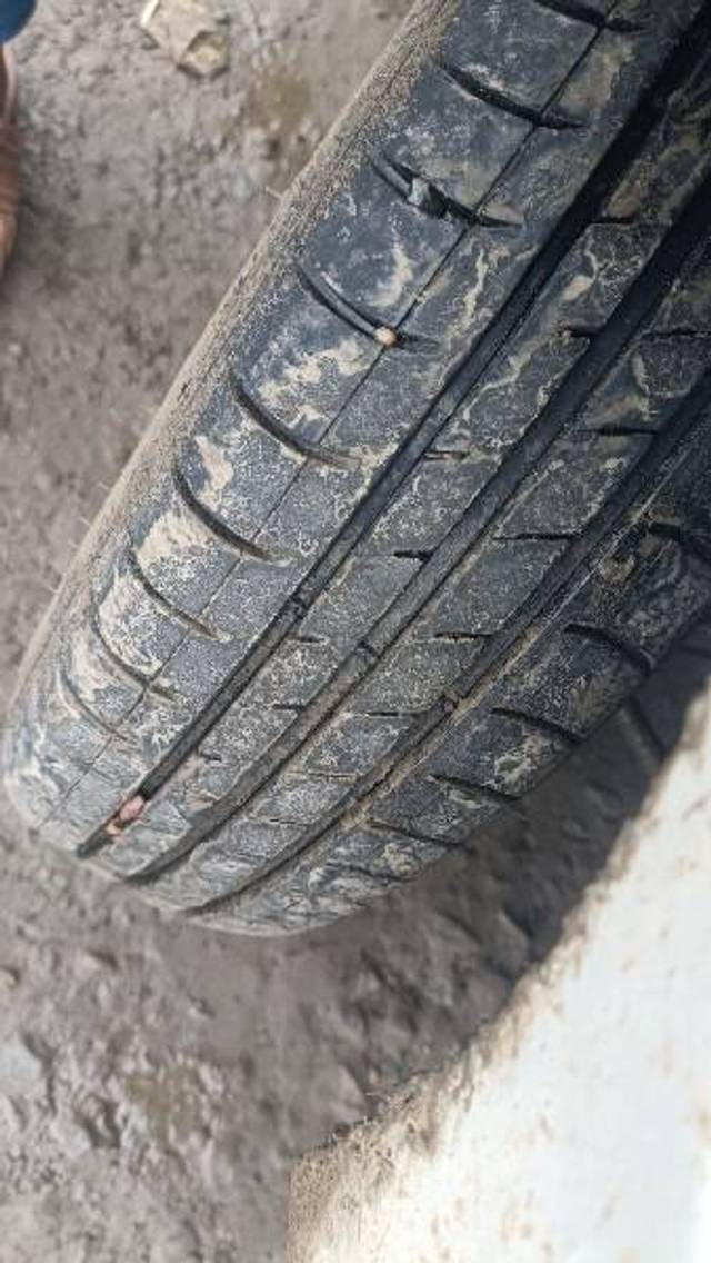 https://images10.gaadi.com/usedgaadi-sellcar/UsedCar/g5988d6ba/7f7412a2-faaf-4338-bf92-5327ca78c65f.jpg?imwidth=6402
