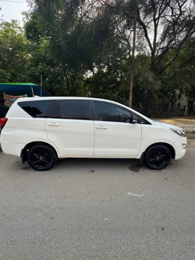 https://images10.gaadi.com/usedgaadi-sellcar/UsedCar/g59b2e61a/f54749da-43e5-495e-840c-e64ec362868b.jpg?imwidth=6401