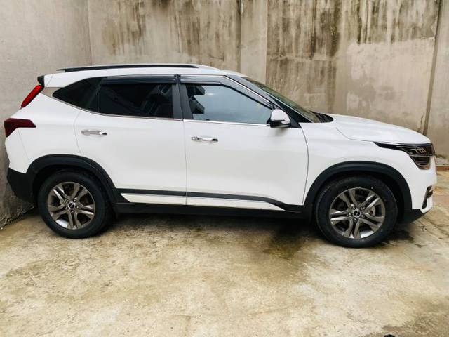 https://images10.gaadi.com/usedgaadi-sellcar/UsedCar/g59be232a/4dea1be3-2089-481d-beb4-0944a4641448.jpeg?imwidth=6401