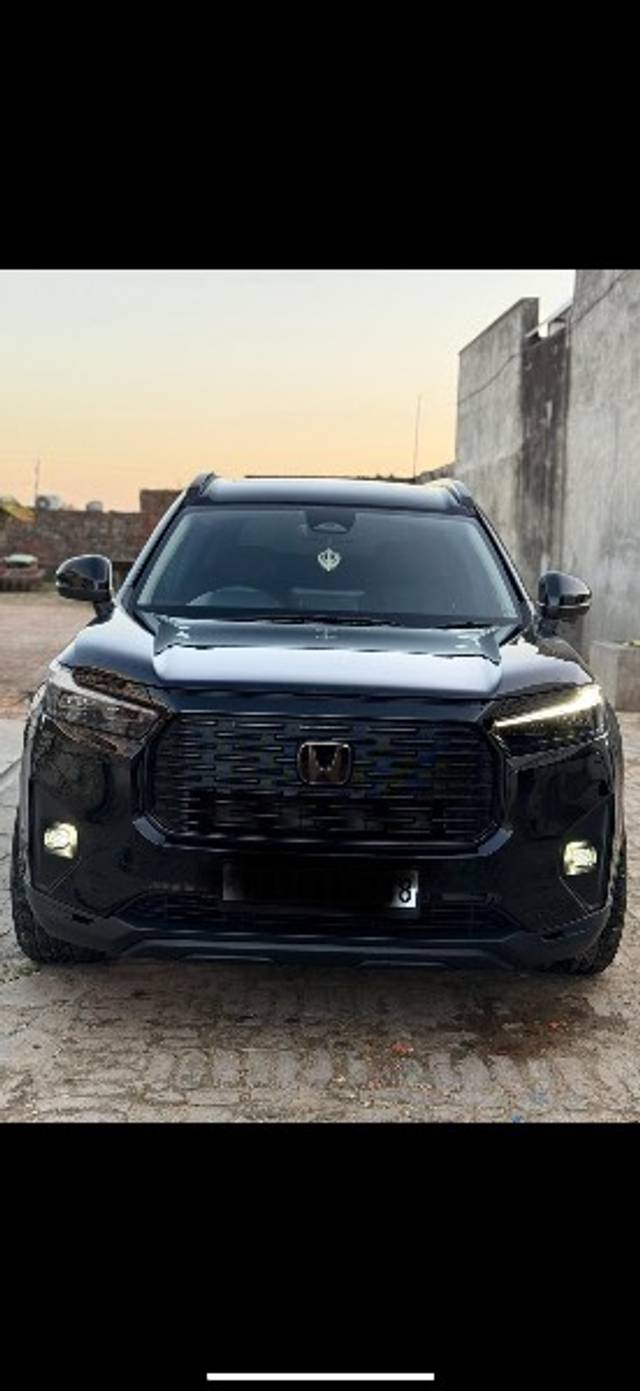 https://images10.gaadi.com/usedgaadi-sellcar/UsedCar/g59e7722a/6bd1f066-d291-4796-9284-80b570abcffa.jpeg?imwidth=6400